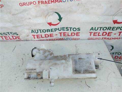 Deposito Limpiaparabrisas Toyota Dyna 2.5