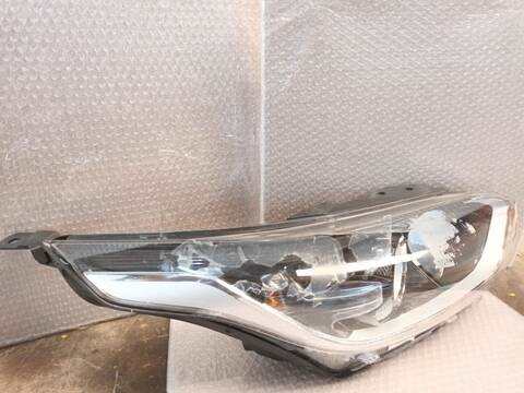 Foto 3ª: Faro Derecho Kia Ceed 1.0 T-GDI 101CV 74KW CD) [G3LC] (2020)