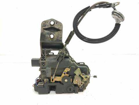 Foto 4ª: Cerradura Puerta Trasera Derecha Volkswagen Passat COMFORTLINE BERLINA 101CV 74KW [AVB] (2001)