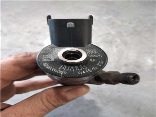 Foto 2ª: Inyectores Renault Laguna 1.9 AUTHENTIQUE [1.9 LTR. - 96 KW DCI DIESEL FAP] [F9Q 17]