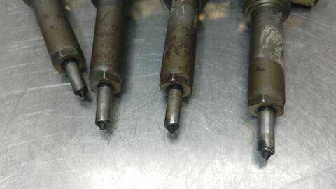 Foto 3ª: Inyectores Citroen Xsara 2.0 HDI SX 66KW) BERLINA 90CV [RHY] (2003)