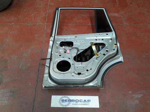 Foto 2ª: Puerta Trasera Derecha Ssangyong Kyron 2.0 141CV 104KW (2007)