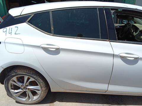 Puerta Trasera Derecha Opel Astra 1.2 TURBO 68) 110CV 81KW
