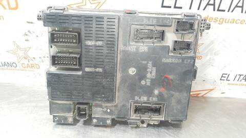 Foto 2ª: Caja Reles Fusibles Citroen Xsara 2.0 HDI SX 66KW) BERLINA 90CV [D-RHY] (2004)