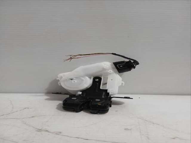 Cerradura Maletero Portón Toyota Yaris 1.5 HYBRID MXPH11) 92CV