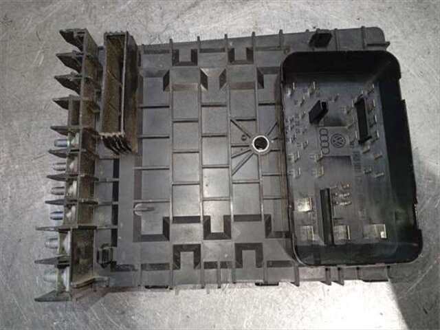 Foto 3ª: Caja Reles Fusibles Volkswagen Golf 2.0 ADVANCE [2.0 LTR. - 81 KW TDI] [CBDC]