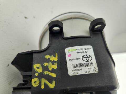 Foto 2ª: Faro Antiniebla Delantero Derecho Toyota Auris ACTIVE 132CV 97KW [1ZR] (2014)