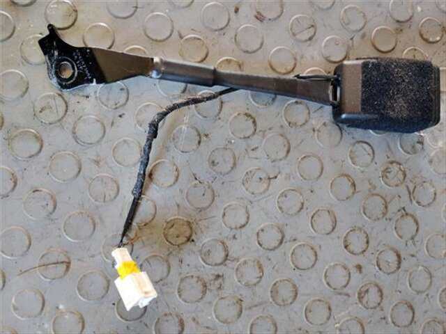 Foto 3ª: Cinturón Delantero Derecho Peugeot 308 1.6 ACTIVE [1.6 LTR. - 85 KW 16V E-HDI FAP] [9h05]