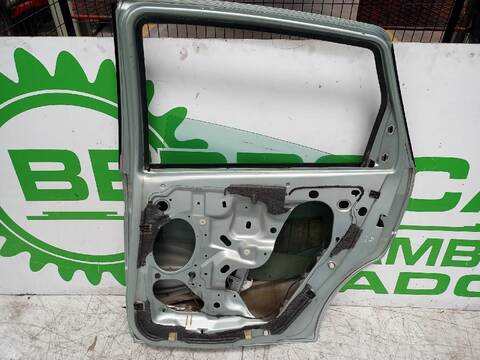 Foto 3ª: Puerta Trasera Derecha Ford Focus AMBIENTE 90CV [C9DC] (1998)