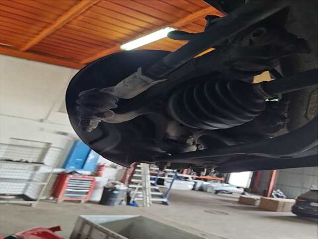 Mangueta Delantera Izquierda Volkswagen Golf 1.6 TDI 105CV 77KW
