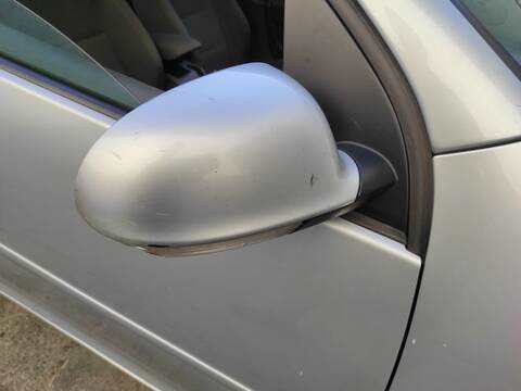 Retrovisor Derecho Volkswagen Golf BKC