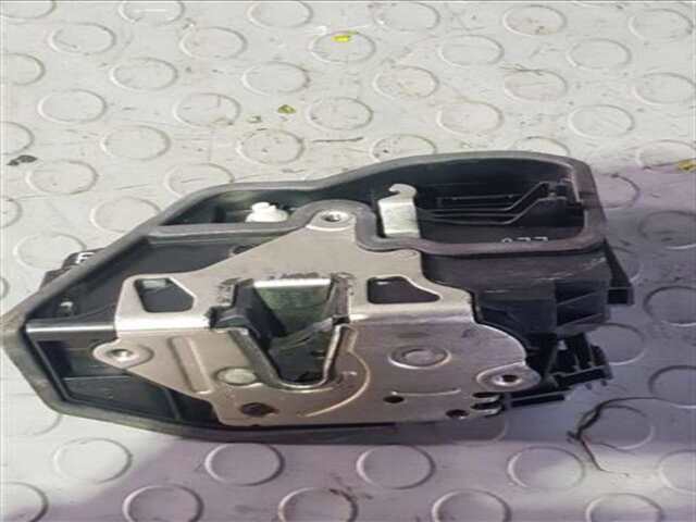 Foto 3ª: Cerradura Puerta Delantera Izquierda Bmw Serie 1 114 2.0 118D [2.0 LTR. - 90 KW 16V DIESEL CAT] [M47N 204 D4]