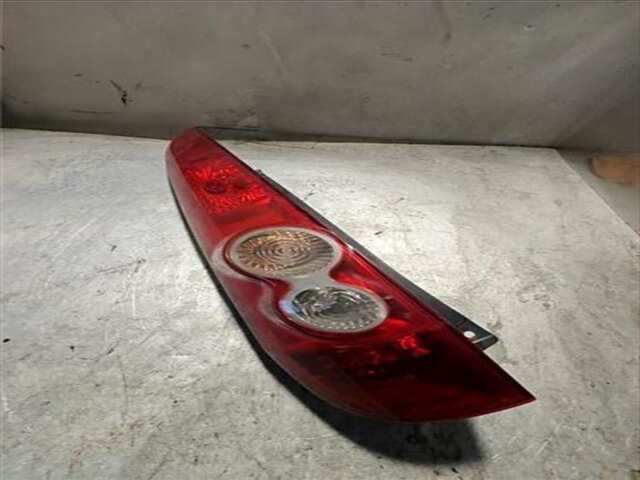 Foto 3ª: Piloto Trasero Izquierdo Ford Fiesta 1.4 AMBIENTE [1.4 LTR. - 50 KW TDCI CAT] [F6JB]