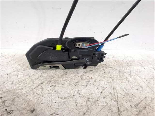 Foto 3ª: Cerradura Puerta Trasera Izquierda Toyota Auris 1.6 ZRE151_) 124CV [1ZR-FE] (2006)