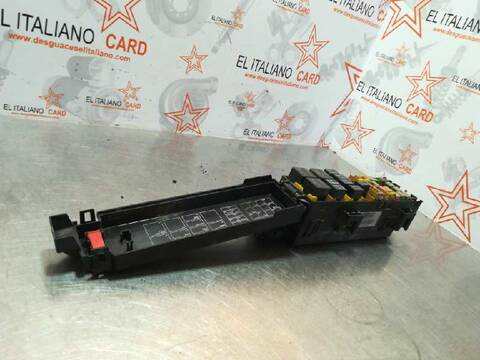 Foto 3ª: Caja Reles Fusibles Jeep Grand Cherokee 2.7 CRD LAREDO 163CV 120KW [665921] (2002)