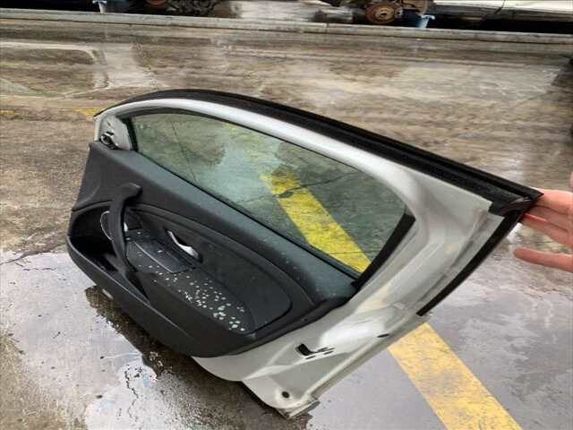Foto 2ª: Puerta Delantera Derecha Renault Megane 1.6 16V 110CV COUPE BERLINA III COUPE DZ) DESDE 11/2008 / BERLINA BZ D [K4M 858] (2009)