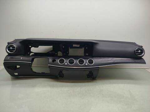 Salpicadero Mercedes Clase E 180 E 220 D 213.004) 194CV 143KW