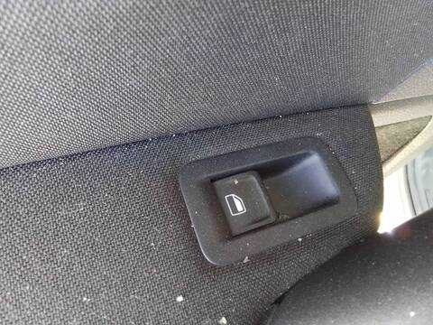 Botonera Elevalunas Volkswagen Golf 1.6 TDI DPF 105CV 77KW