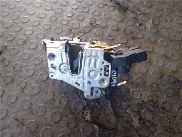 Cerradura Puerta Delantera Derecha Mercedes Clase C 160 2.8 280 (202.028) [2.8 LTR. - 142 KW 24V CAT]