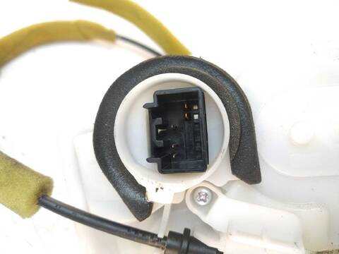 Cerradura Puerta Trasera Derecha Mazda 6 2.2 MZR-CD GH10)