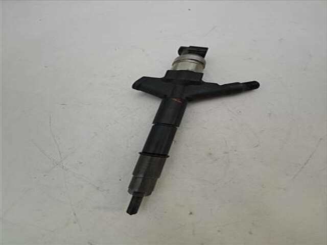 Foto 2ª: Inyectores Nissan Navara 2.5 DOBLE CAB LE 4X4 [2.5 LTR. - 126 KW DCI DIESEL CAT]