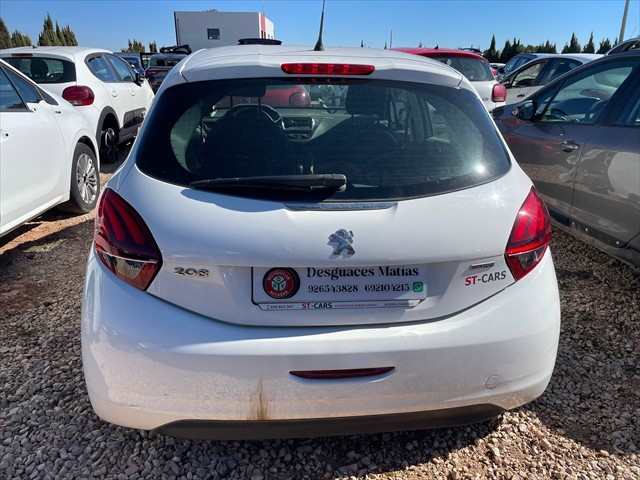 Foto 3ª: Paragolpes Trasero Peugeot 208 1.6 HDI 75cv [9HK] (2016)