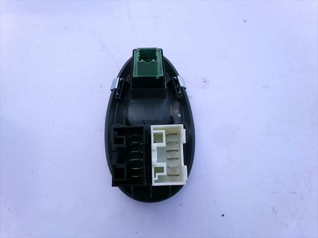 Foto 2ª: Botonera Elevalunas Iveco Daily 2.3 D 1999-2006 [F1AE0481B*A] (2005)