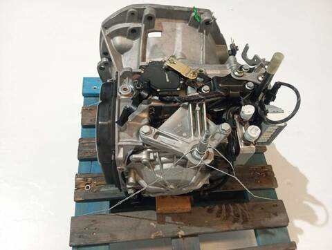 Foto 3ª: Caja Cambios Automatica Renault Megane CONFORT DYNAMIQUE BERLINA 101CV 74KW II BERLINA 5P AUT. [K9K729] (2004)