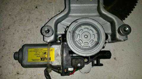 Foto 2ª: Elevalunas Eléctrico Delantero Derecho Kia Carnival 150CV 110KW (2001)