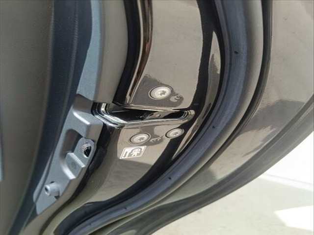 Cerradura Puerta Trasera Derecha Toyota Avensis EXECUTIVE 143CV 105KW