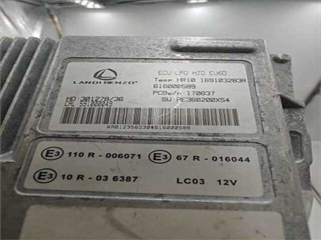 Foto 3ª: Centralita Motor ECU Dacia Duster 1.0 ACCESS [1.0 LTR. - 74 KW TCE CAT] [H4D D4]