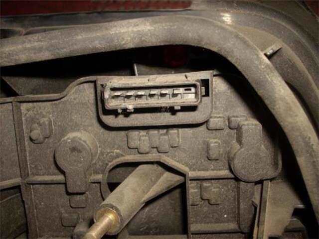 Foto 3ª: Piloto Trasero Derecho Citroen Xsara 1.6 16V [NFU (TU5JP4)]