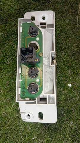 Foto 2ª: Caja Reles Fusibles Jeep Cherokee 2.5 TD XJ SPORT 99 [DM52] (1999)