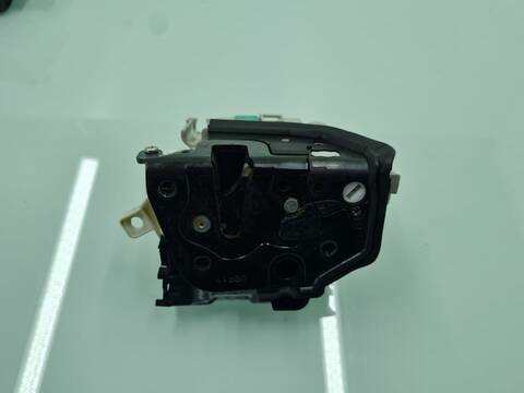 Cerradura Puerta Delantera Derecha Audi A4 BASICO AVANT 150CV 110KW