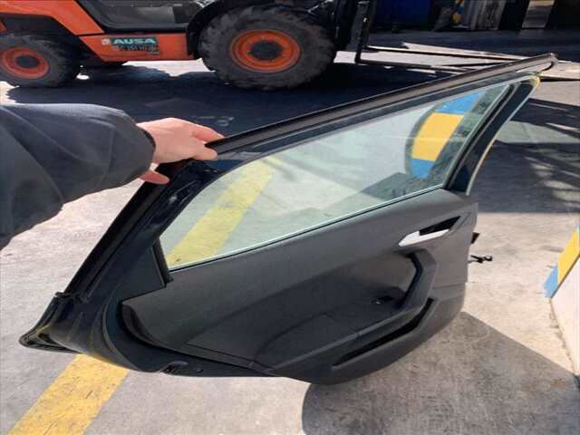 Foto 2ª: Puerta Trasera Izquierda Seat Arona 1.0 TSI115CV 0CV [DUS] (2025)