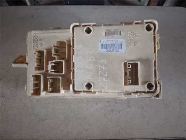 Caja Reles Fusibles Toyota Avensis 2.0 D-4D