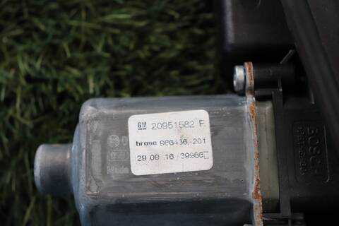 Foto 3ª: Elevalunas Eléctrico Delantero Izquierdo Opel Zafira B16DTH (2016)