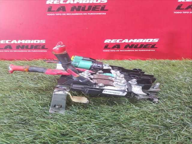 Foto 4ª: Caja Reles Fusibles Renault Master L2H2 HKA 3 5TDCI DIESEL CAT 150CV 110KW FURGON [M9T 716] (2021)