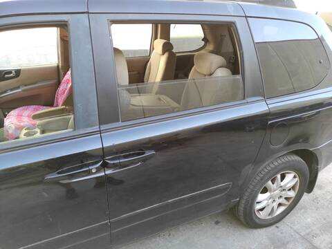 Puerta Trasera Izquierda Kia Carnival J3