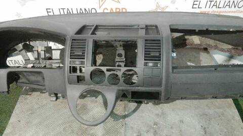 Foto 4ª: Salpicadero Volkswagen Transporter 1.9 TDI T5 BUS