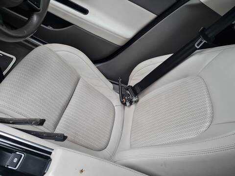 Asientos Traseros Jaguar XE PORTFOLIO 180CV 132KW
