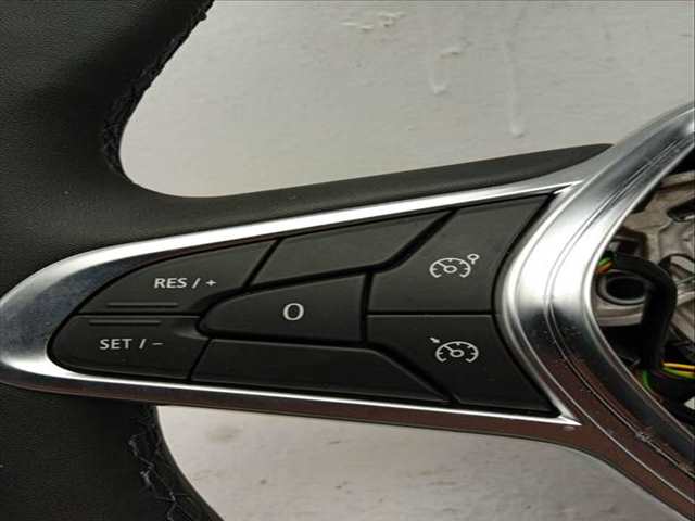 Foto 2ª: Volante Renault Clio V (2019)