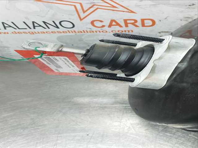 Foto 2ª: Servofreno Volvo V40 R-DESIGN MOMENTUM 150CV 110KW [D5204T6] (2013)