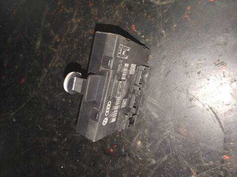 Foto 2ª: Modulo Confort BCM Audi A5 2.0 TDI 105KW) 143CV [CAGA] (2010)