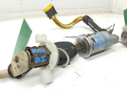 Foto 3ª: Motor de Arranque Renault Megane 1.9 DTI ALIZE 98CV 72KW I CLASSIC LA0) [F9Q A7] (2000)