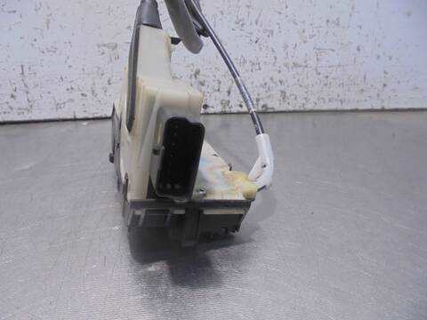 Foto 2ª: Cerradura Puerta Delantera Izquierda Peugeot 208 1.6 16V HDI FAP 92CV 68KW [9H06] (2014)
