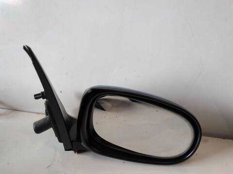 Retrovisor Derecho Nissan Almera YD22