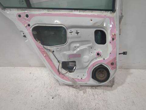 Foto 3ª: Puerta Trasera Izquierda Opel Astra 1.7 CDTI L48) 100CV [Z 17 DTH] (2004)