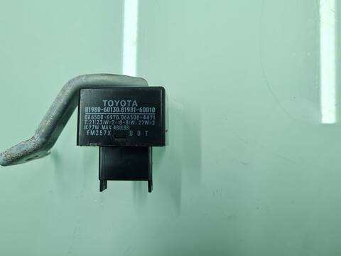 Foto 2ª: Caja Reles Fusibles Toyota Land Cruiser LIFE 173CV 127KW [1KDFTV] (2010)