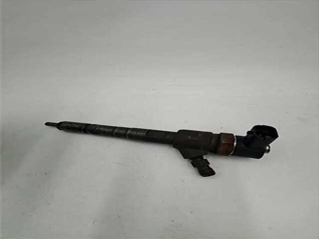 Foto 2ª: Inyectores Opel Corsa 1.3 COSMO [1.3 LTR. - 66 KW 16V CDTI CAT (Z 13 DTH - L4I)]